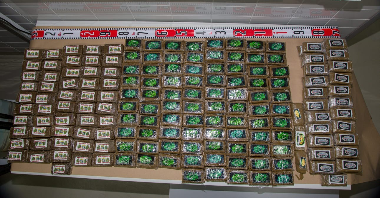 Poliisi on kertonut aiemmin, että sen mukaan Dödspatrullen toi Suomeen kaikkiaan yli 350 kiloa huumeita ja yli miljoona lääkeainetablettia. LEHTIKUVA/Poliisi