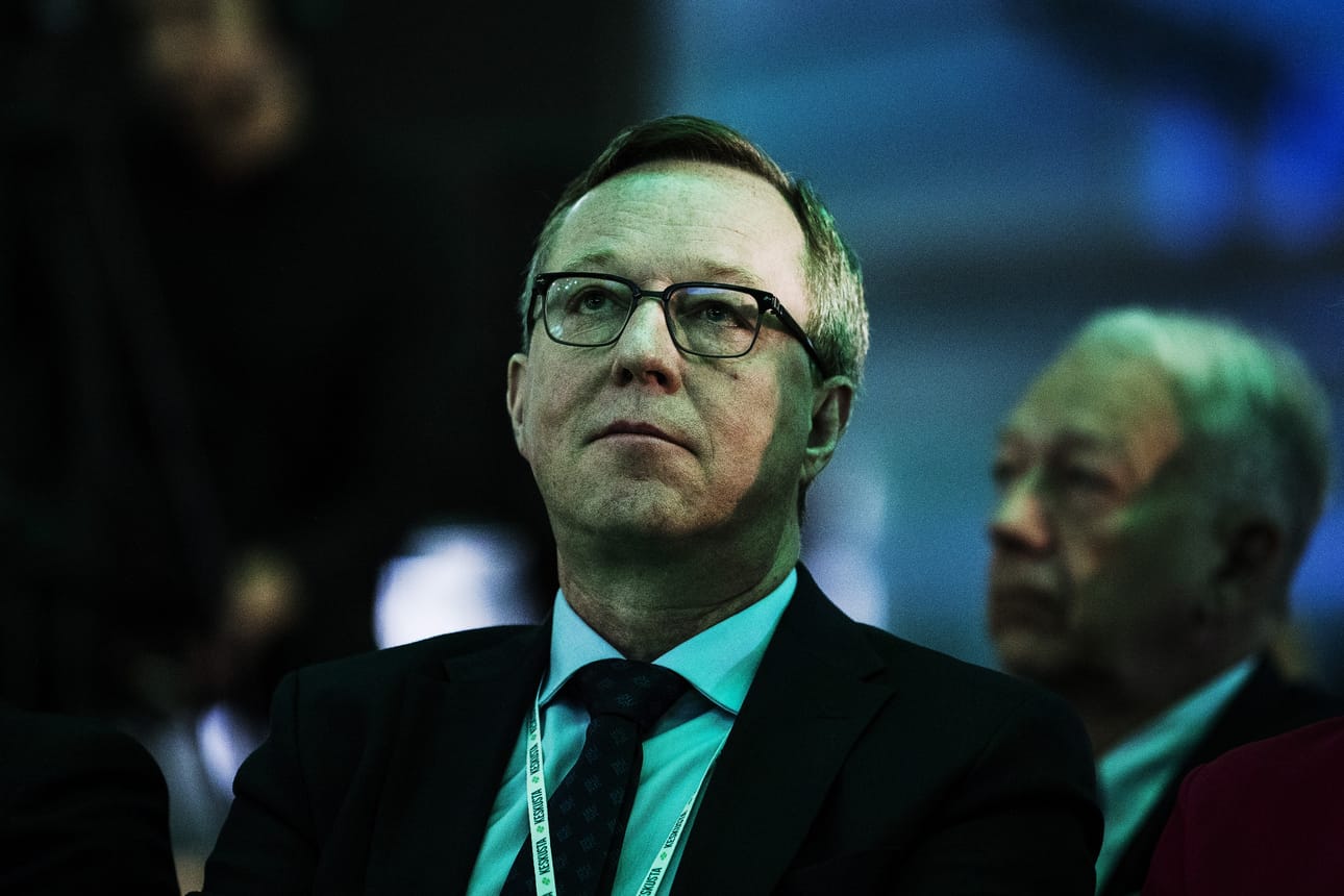 Valtion omistajaohjauksesta vastaava ministeri Mika Lintilän mukaan osakemyynnin jälkeenkin valtio jää edelleen Nesteen merkittäväksi omistajaksi.