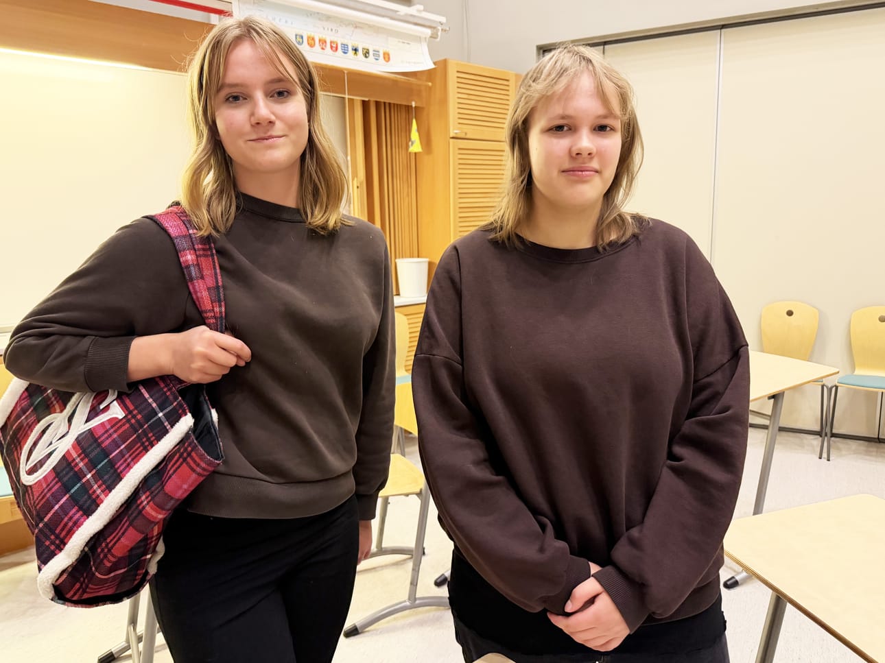 Frida Leinonen ja Heidi Näsänen totesivat yhteisen oppitunnin jälkeen, että heitä kiinnostaa mediasisällön tekeminen paikallislehteen vaikkapa koululla järjestettävästä tapahtumasta.