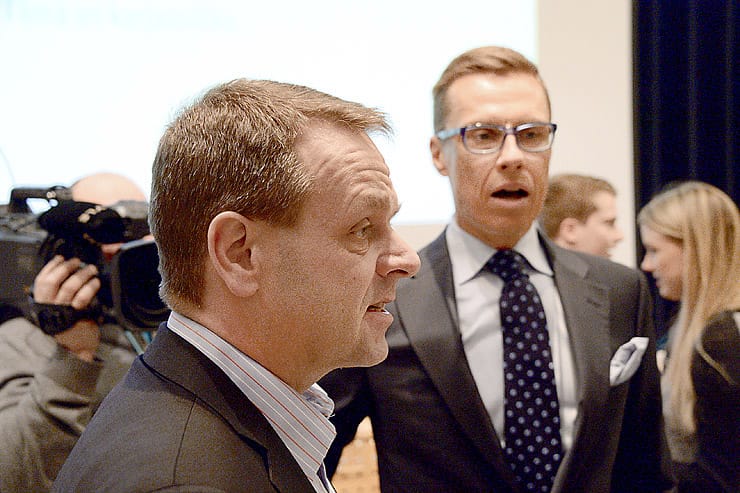 Mikäli Alexander Stubb (oik.) ja Jan Vapaavuori laitettaisiin nyt vastakkain, kokoomusvaikuttajista enemmistö kallistuisi Vapaavuoreen.