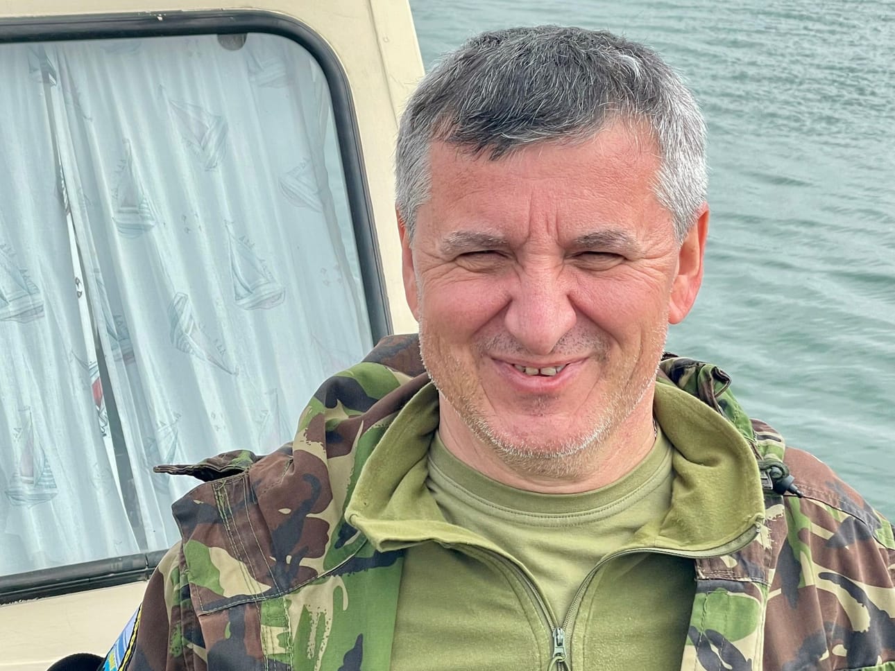Merimuseon johtaja Serhij Voronov sai Suomen Zero Line -järjestön tuomana käyttöönsä Ukrainan humanitaarisen miinantorjuntalaivaston toistaiseksi ainoan veneen, joka saa nimen F7. Aiemmat kuusi venettä ovat tulleet tuhotuiksi. Ukrainalla on edessään 15-20 vuoden raivausurakka Mustallamerellä.