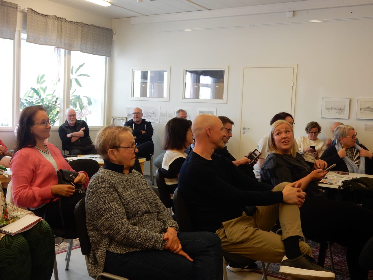 Kesäkuun alussa pidetty keskustelutilaisuus kaupungintalon tulevaisuudesta sai väen liikkeelle.