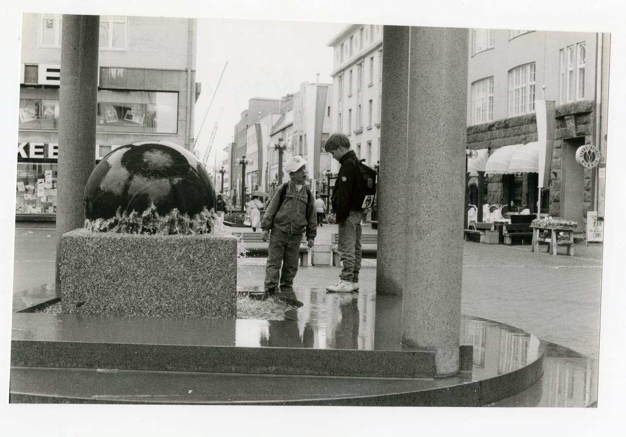 Rotuaarin pallolla vuonna 1989.