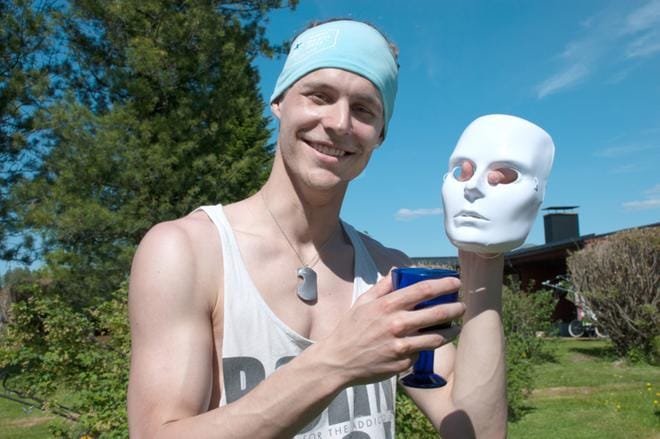 Ollako vai eikö olla näyttelijä? Kuortanelainen Saku Taittonen on kehittänyt itseään systemaattisesti kohti teatteriopintoja ja elokuussa ne alkavat. KUVAT: MINNA HIIRONEN