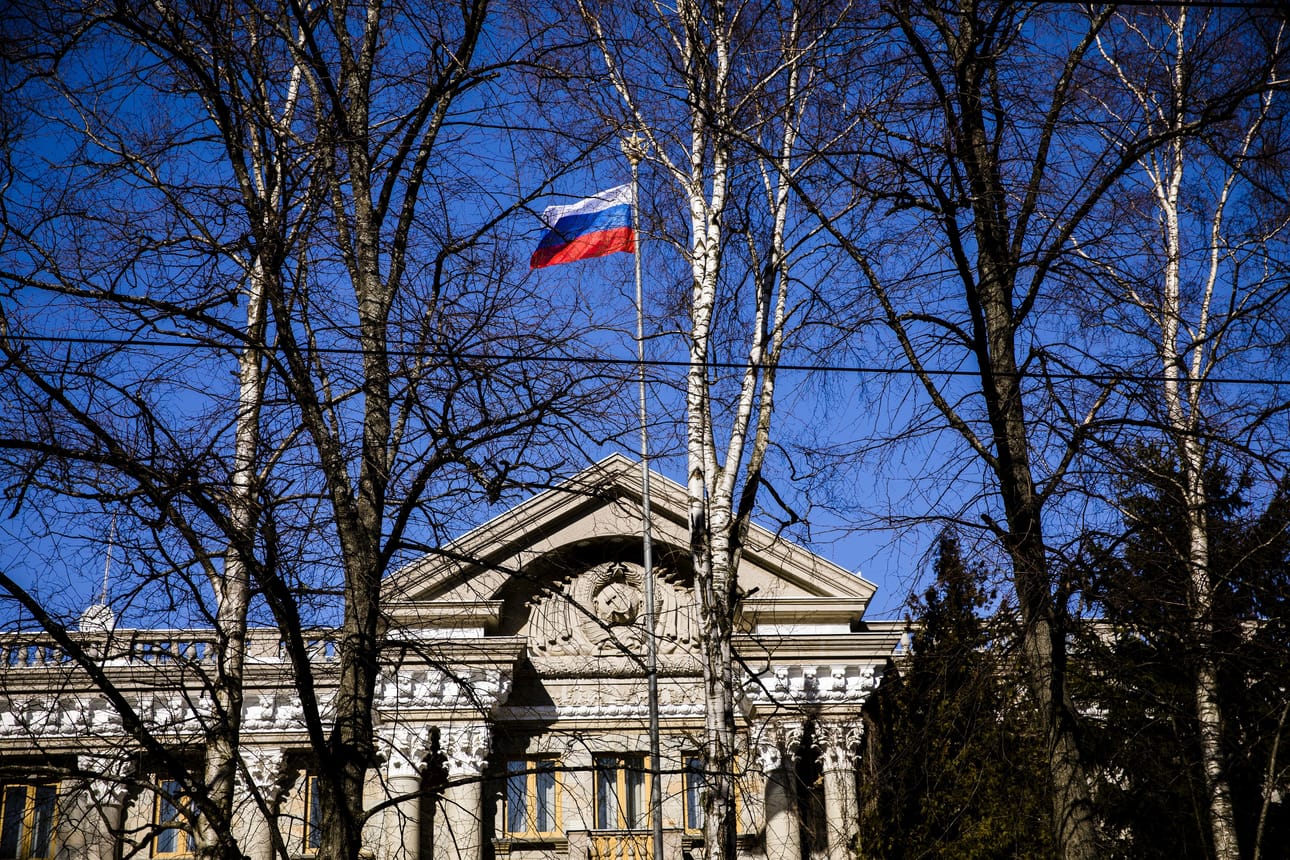 Suomi karkotti yhden diplomaatin Venäjän Helsingin-lähetystöstä keväällä 2018. Venäjä reagoi vastakarkotuksella.