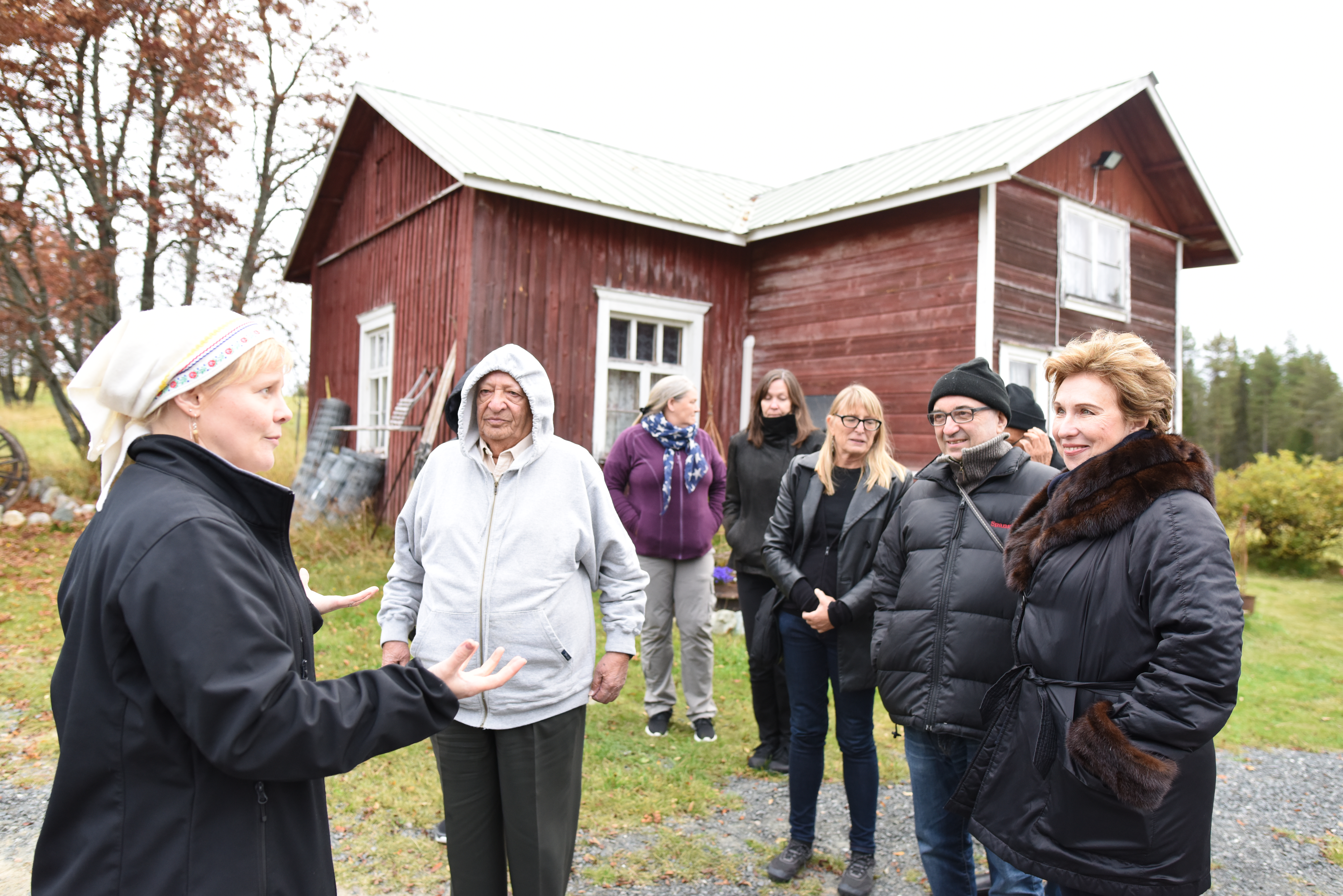 Palosaaren porotilan lisäksi Los Angelesin väki kävi ainakin Ruka Safariksella ja Kuusamon suurpetokeskuksella ihmettelemässä Suloa ja Juusoa.