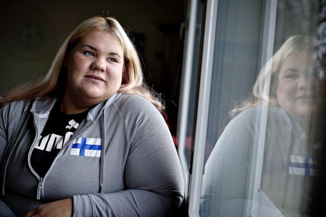 Ilmajokelainen Anniina Vaaranmaa voitti viime marraskuussa Mas-wrestlingin MM-kultaa Venäjän Jakutiassa. Nyt palkintokaappiin tuli vielä Suomen vahvimman naisen titteli. Kuva: Tomi Kosonen