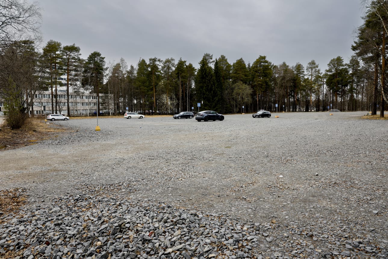 Tyhjä tontti OYSin vieressä kaavoitettiin vuosia sitten terveyden ja hyvinvoinnin korttelialueeksi. Mikään hanke ei lähtenyt kuitenkaan nousemaan ennen kuin nyt, kun Pohde haluaa tehdä siihen tilat sairaalatoiminnalle.