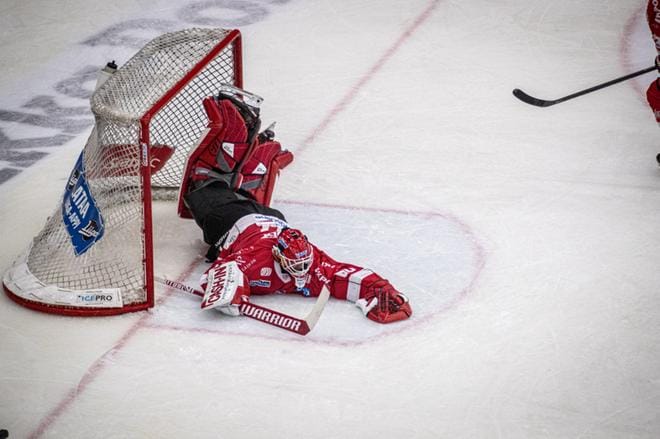 Rasmus Reijola pyrkii tänään pysäyttämään Tampereen Tapparan laukauksia. KUVA: PAULA KASKIMAA
