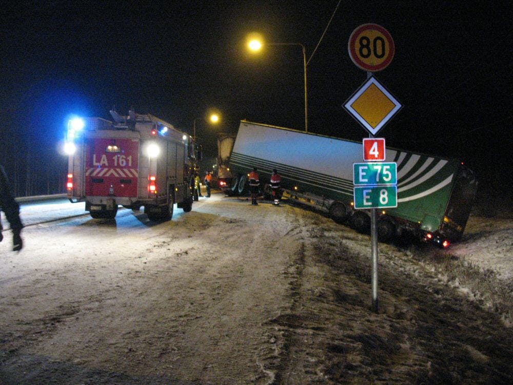 Simossa sattui vakava liikenneonnettomuus sunnuntaina iltapäivällä.