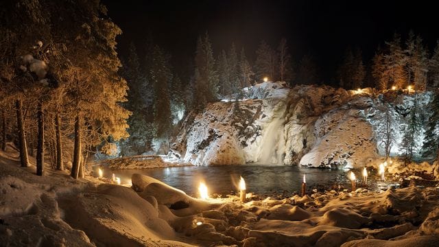 Marraskuun pimeydessä Puolangalla sijaitseva Hepoköngäs saa juhlavalaistuksen 7.11.