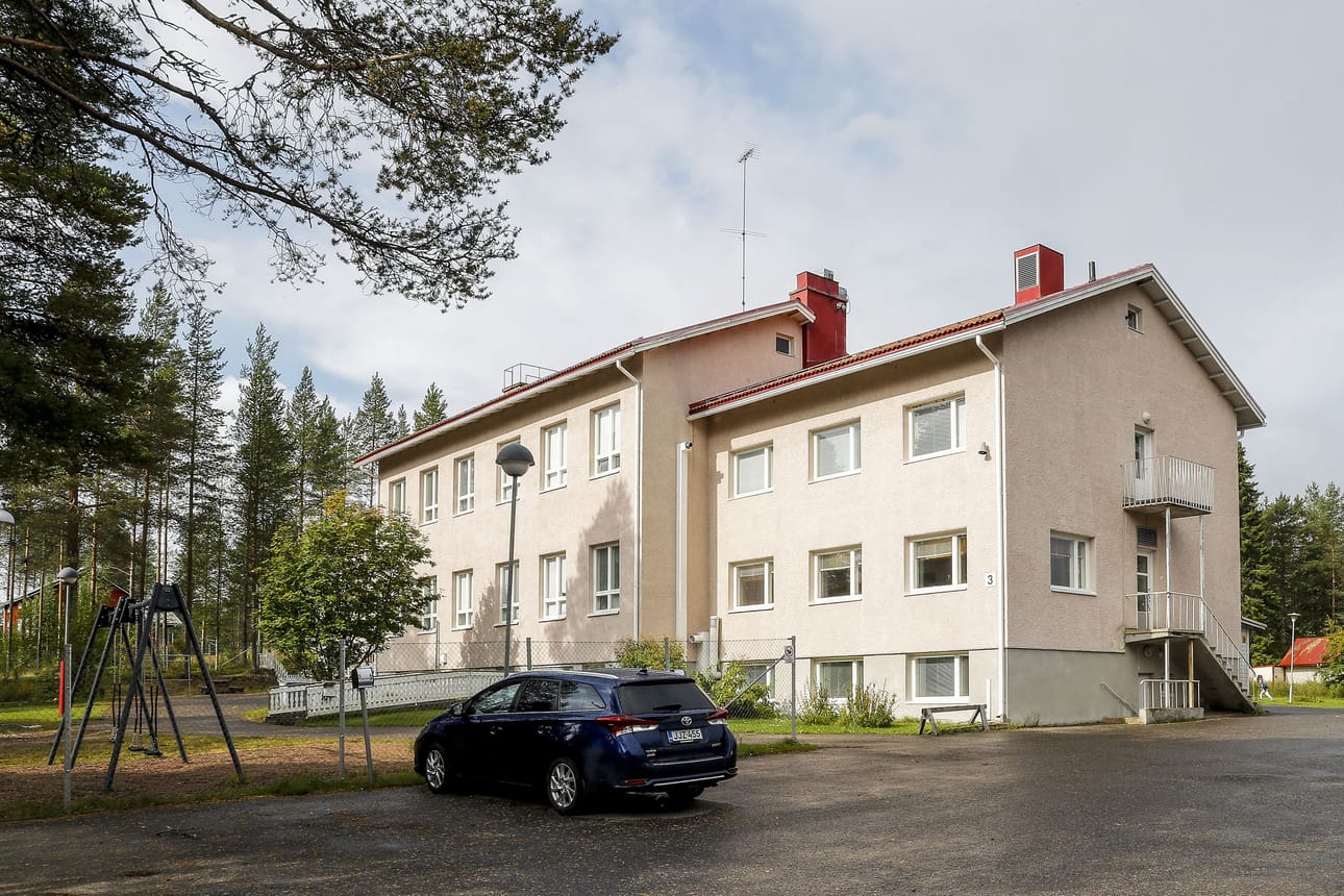 Vikajärven koulun yhteydessä sijaistee myös päiväkoti sekä monipalvelukeskus.