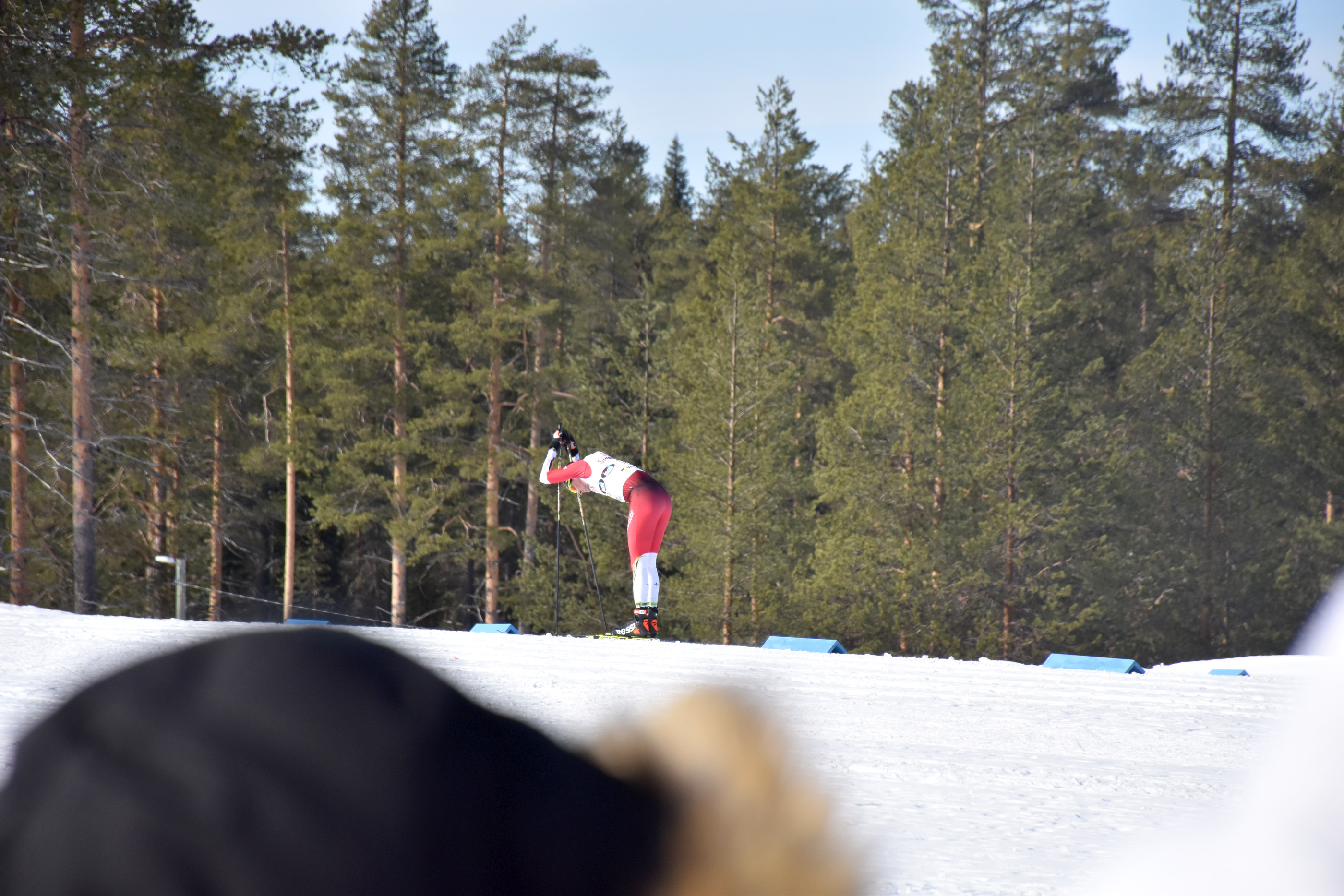 KEV:n kolmatta osuutta hiihtänyt Kimmo Kymäläinen oman 10 kilometrin urakkansa jälkeen.