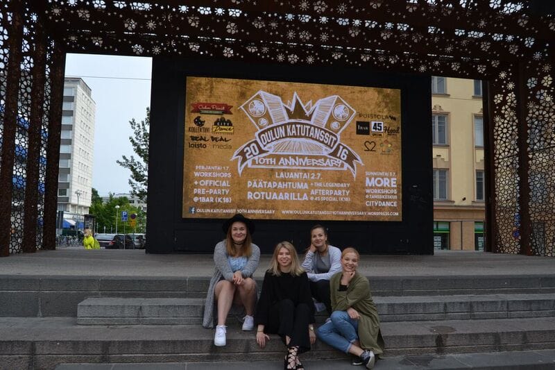 Laura Lääveri , Viivi Forsman, Riina Harju ja Anu Rytivaara lupaavat kymmenensien katutanssien olevan suuremmat kuin koskaan.