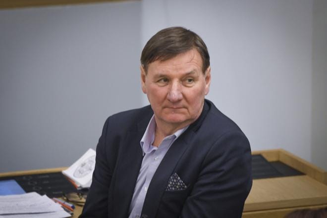 –En ole innostunut välikysymyksen tekemisestä Soinin aborttipuheisiin liittyen. Mies ei ansaitse omaa välikysymystään, joka on opposition järein ase. En tietystikään hyväksy Soinin sooloiloa, mutta se ei ole välikysymyksen väärti, kansanedustaja Jukka Gustafsson toteaa. KUVA: KIMMO BRANDT