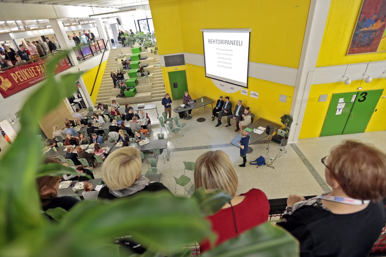 Oulun yliopisto on toiminut Pohjois-Suomen parhaaksi jo 60 vuotta. Myös globaali vaikutus on merkittävä, sillä lähes kolme miljardia ihmistä maailmassa käyttää Oulussa kehitettyä teknologiaa päivittäin.