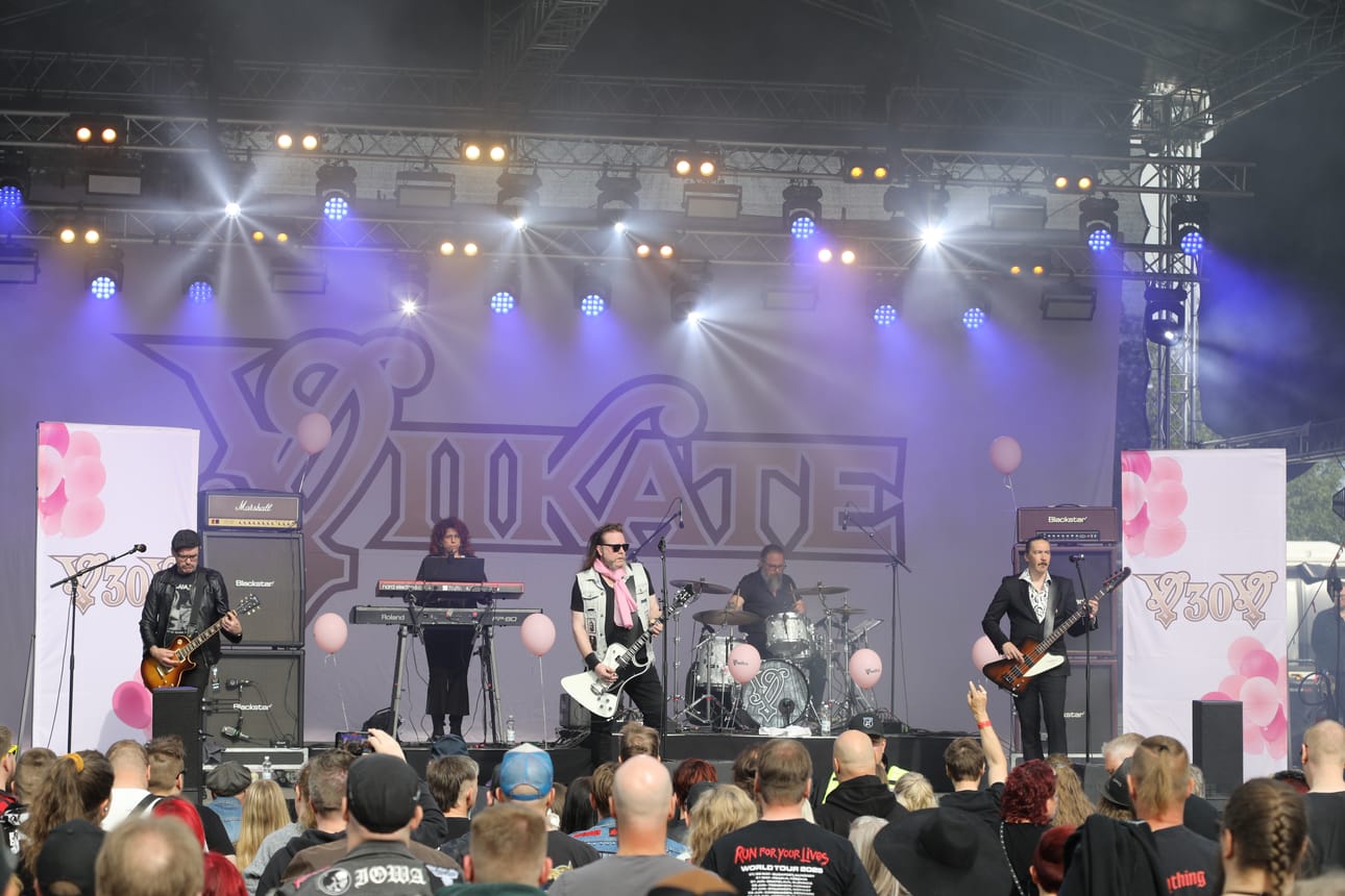 Viikate-yhtye veti tyylikkään show'n Vaskiluodossa.