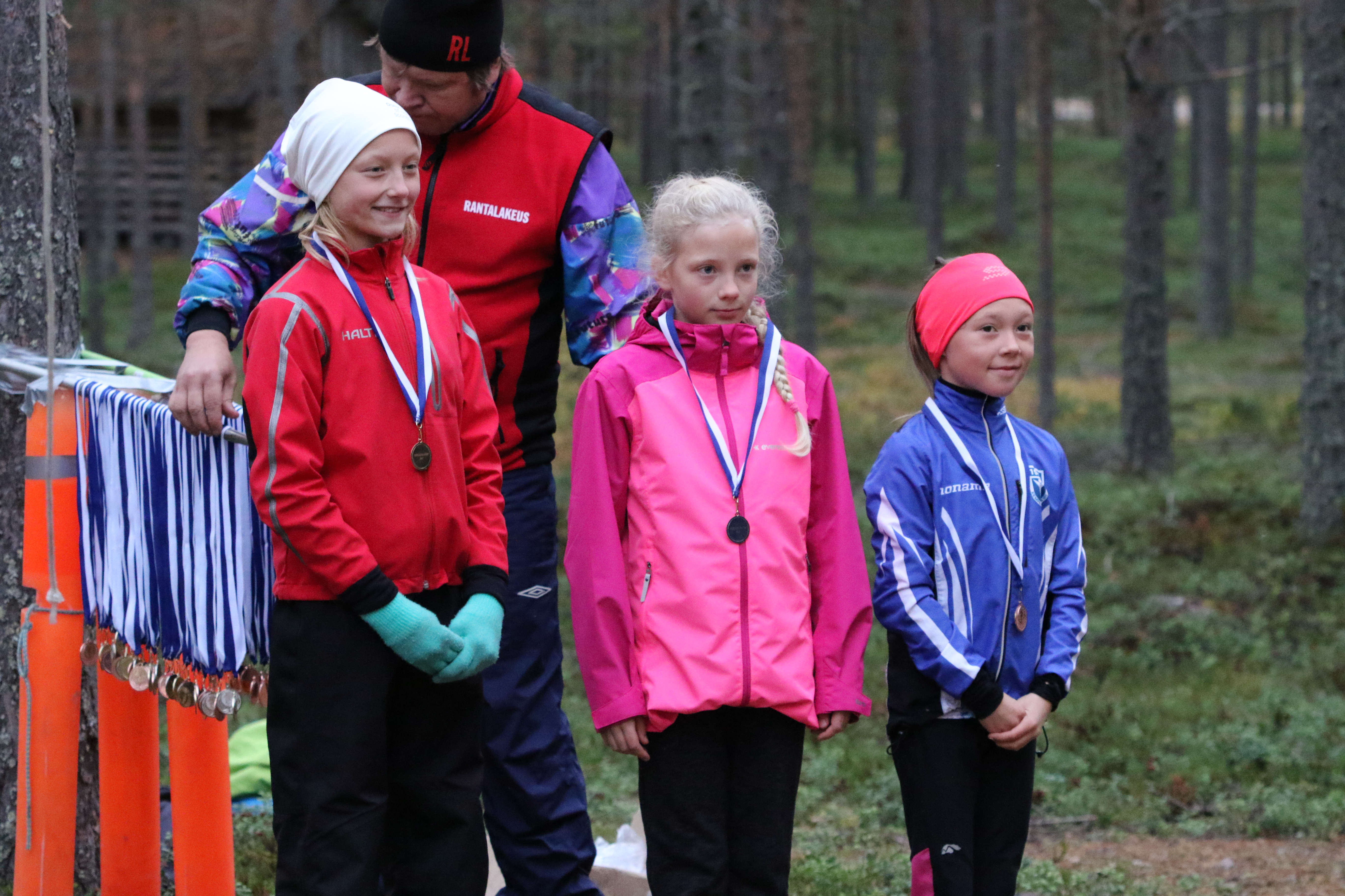 Vuosina 2006-2007 syntyneiden tyttöjen kolmen kärki: Anessa Kisner, Anniina Jernvall ja Sofianna Ohukainen.