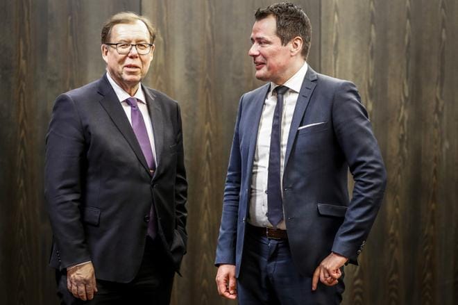 Lapin kauppakamarin toimitusjohtaja Timo Rautajoki (vas.) kummasteli kommenteissaan ulkoministeri Mike Pompeon Rovaniemen-puheen kiistat esiin nostavaa tyyliä. Arkistokuvassa juttuseurana EK:n kauppapolitiikan johtaja Petri Vuorio. KUVA: Pekka Aho / Lapin Kansa / Alman arkisto