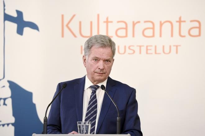 Tasavallan presidentti Sauli Niinistö oli median haastateltavana ennen sunnuntaina järjestettäviä Kultaranta-keskusteluja. KUVA: Heikki Saukkomaa