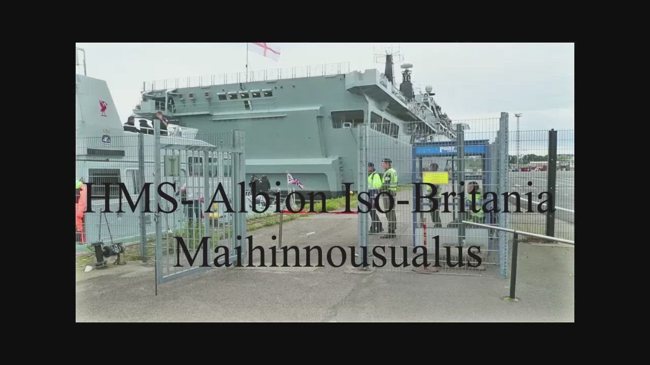 Britannian kuninkaallisen laivaston maihinnousutukialus HMS Albion Helsingissä