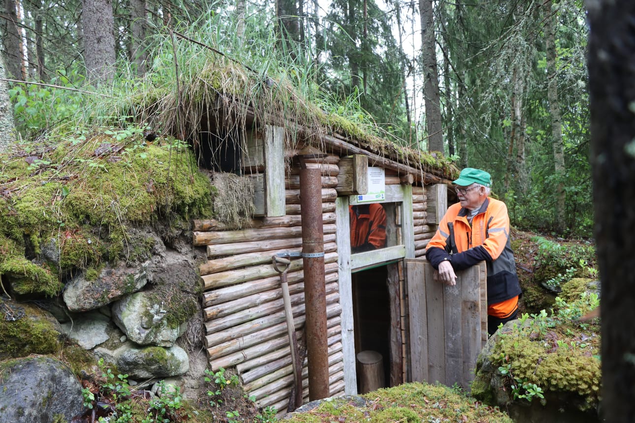 Jarmo Kalliomäki kertoo, että hän halusi säilyttää kylän historiaa ja ehdotti siksi kyläyhdistykselle korsun entisöimistä. Se tapahtui talkoovoimin. Materiaaleihin saatiin avustusta.
