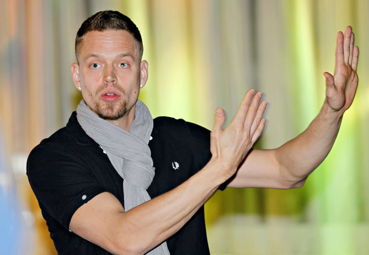 Viittomakielinen rap-artisti Signmark avasi nuorisotakuutapahtuman Oulussa huhtikuussa kertomalla oman tarinansa siitä, kuinka mahdoton on mahdollista.