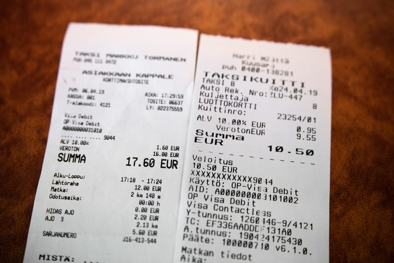Sama matka, mutta eri hinta. Kalliimpi matka ajettiin lauantaina kello 16 jälkeen, jolloin taksamittarin perusmaksu tuplaantuu.
