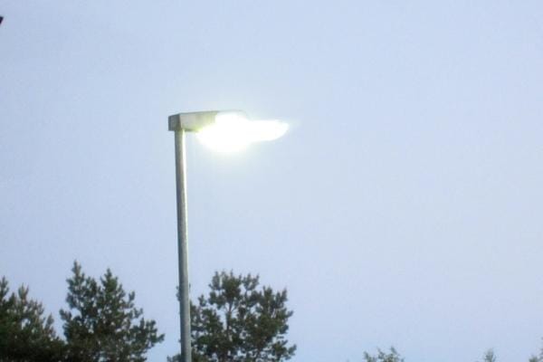 Kummastunut lukijamme Kristiinasta lähetti ottamansa kuvan keskiyön hetkistä.