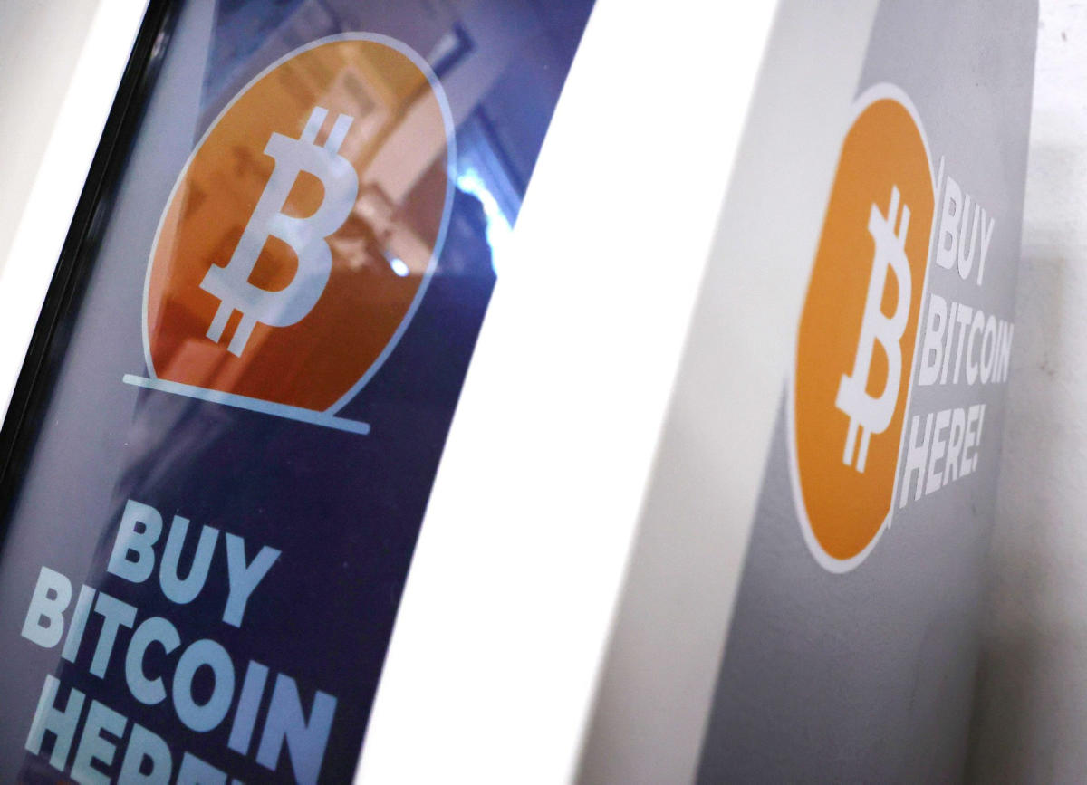 Bitcoin laski alle 20  000 dollarin viikonloppuna