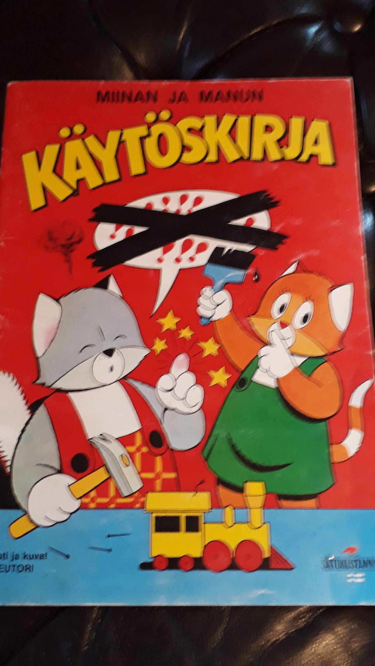 Kirjoittaja löysi lapsenlapsilleen luettavaksi Miinan ja Manun käytöskirjan.