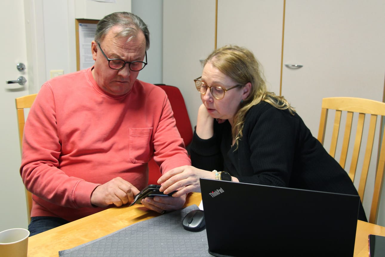 Sauli Lehtikangas ja Marja-Liisa Piekkari.