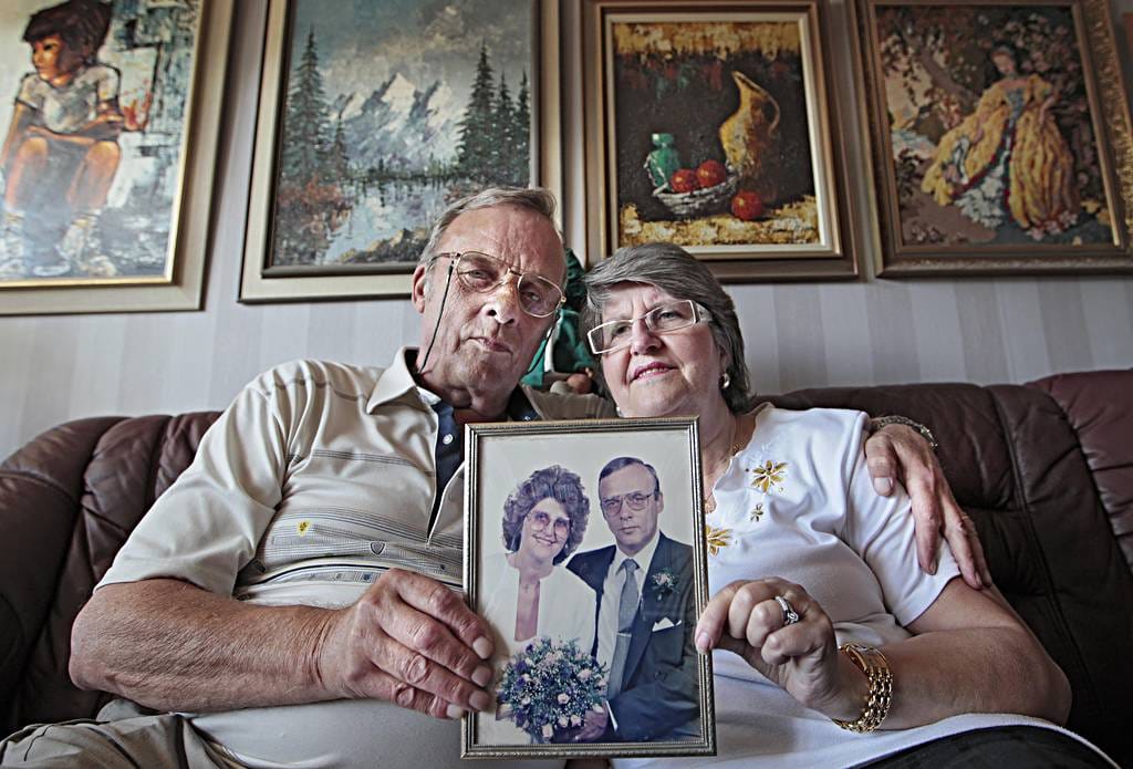 Aarno Lamminparras asuu nykyisin Ruotsissa. "Olen ollut nykyisen vaimoni kanssa naimisissa 25 vuotta. Vaimo sai minut luottamaan taas ihmisiin. Hän ja muut läheiseni tietää taustani", Lamminparras sanoo.