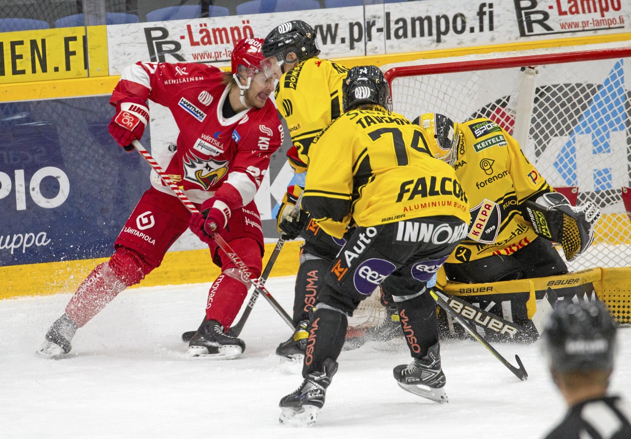Aaro Vidgren sai lauantaina tilaisuuden Sportin kolmosketjussa.