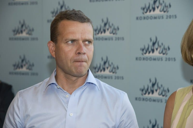 Sisäministeri Petteri Orpo (kok.) sanoo, että hallitsemattomaan muuttoliikkeeseen pitää löytää ratkaisu.