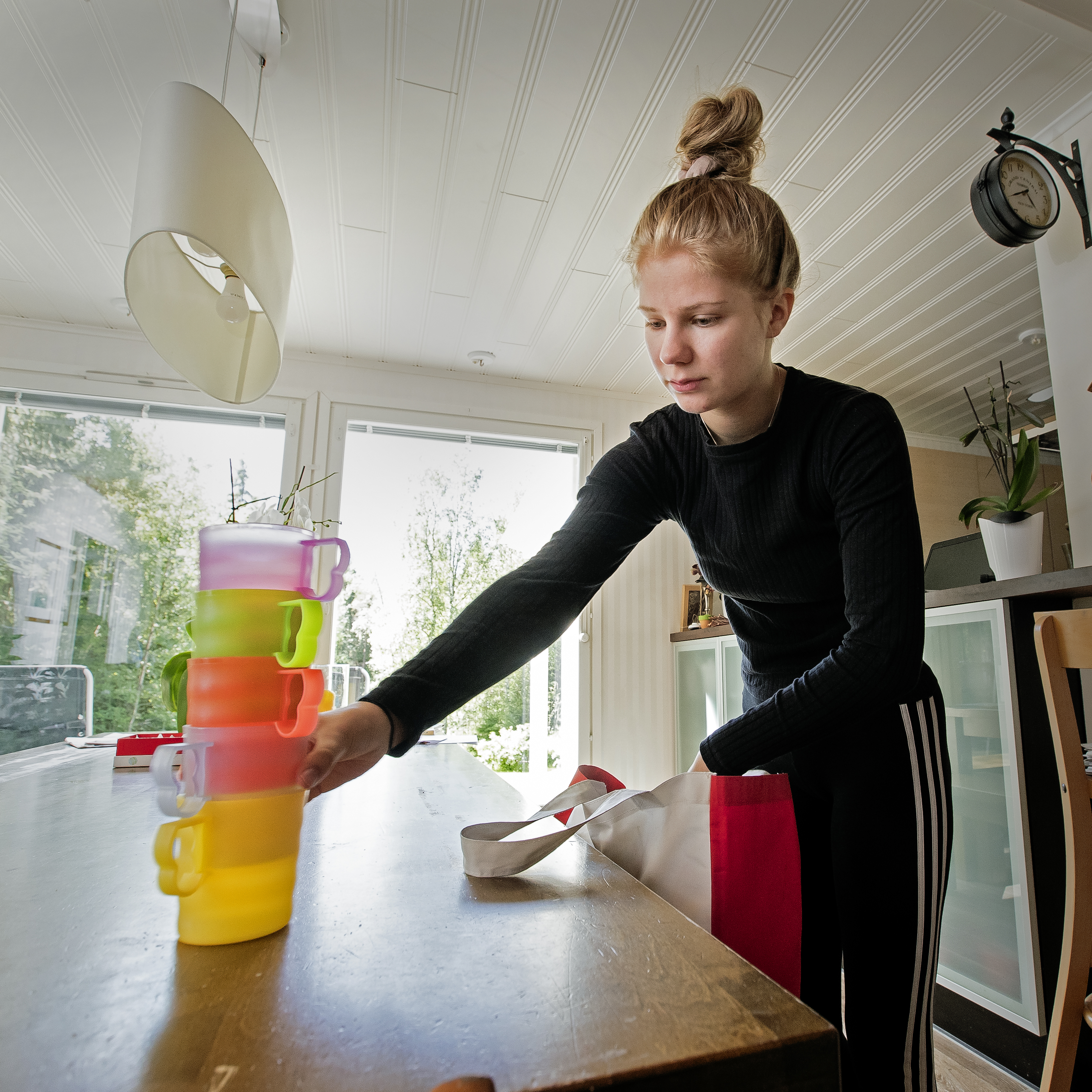 <p>Pietiläisen perhe valmistautuu suviseuroille.</p><p>Emmi Pirtiläinen</p>
