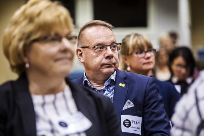 Teollisuuskäyttöön sopivien aineiden erottaminen puun kuoresta vaatii uutta ajattelua myös Suomen sahoilla ja sellutehtailla, sanoo Luken tutkimuspäällikkö Pekka Saranpää. KUVA: Clas-Olav Slotte
