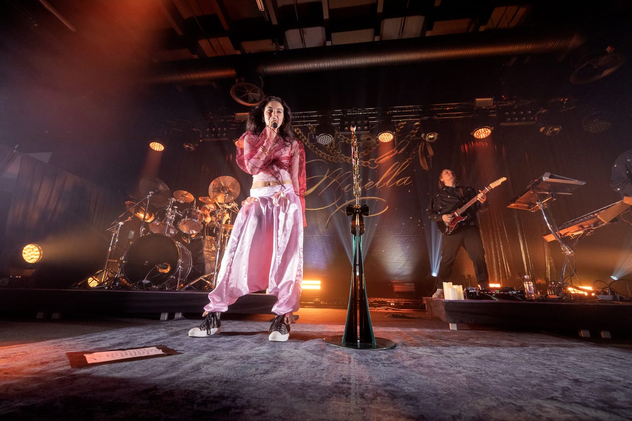 19-vuotias Mirella nousi suursuosioon vuosi sitten tammikuussa julkaistun Timanttei-hitin myötä. Artistilla on kuusi Emma-ehdokkuutta, enemmän kuin kellään muulla.