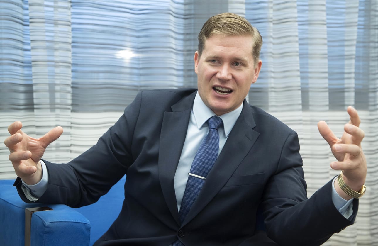 Suomen Poliisijärjestöjen Liiton puheenjohtajan Jonne Rinteen mukaan 300 poliisin lisäys ei riitä millään turvaamaan kohtuullisia hälytyspalveluja ja rikostutkintaa.