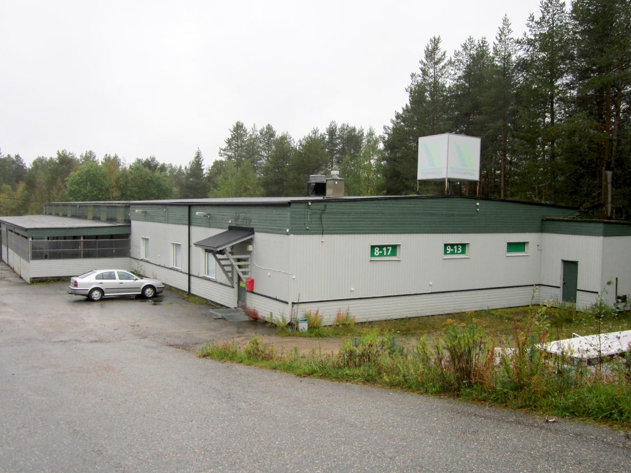 Leo K. Korva Ky:n perikunnan omistamat lähes 1300 neliön myymälä- ja varastotilat mahdollisesti vaihtavat lähiaikoina omistajaa.