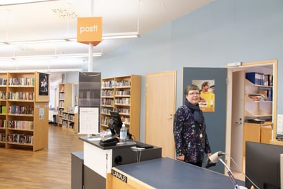 Pyhännän kirjastolta löytyy nyt Matkahuoltokin – tiesitkö, että liikuntarajoitteinen voi tilata kirjat kotiin