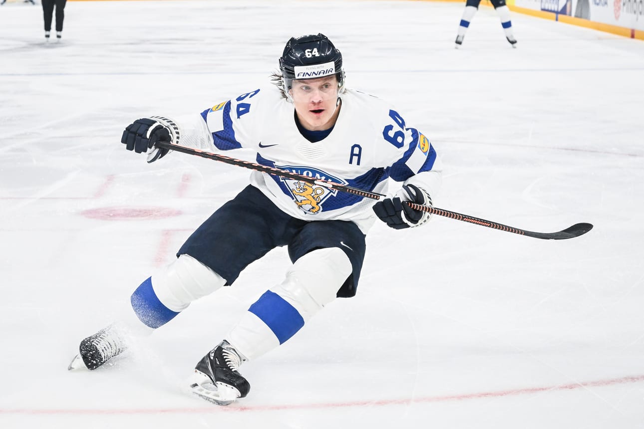 Mikael Granlund laukoi Leijonien voittomaalin Latviaa vastaan.
