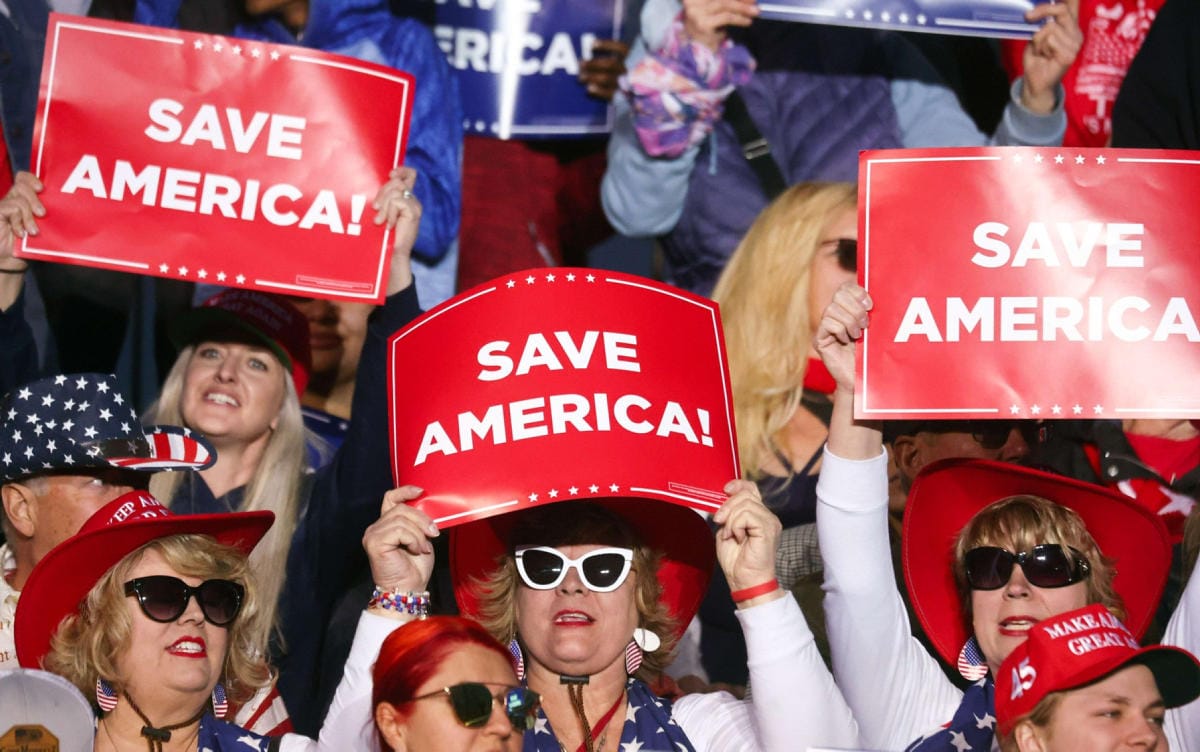 Arizonan Florencessa järjestetty tilaisuus oli entisen presidentin ensimmäisenä julkinen puhe sitten lokakuun. LEHTIKUVA / Getty Images / AFP