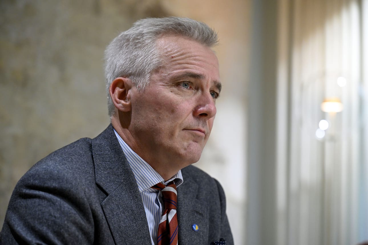 Opetusministeri Anders Adlercreutz on huolissaan mahdollisuudesta, että kotiopetuksessa oppivelvollisen oikeus opetukseen ei kaikilta osin toteudu.