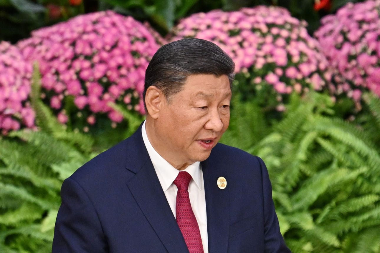 Kiinan presidentti Xi Jinping ja muut kärkipoliitikot tapasivat torstaina ja myönsivät maailman toiseksi suurimman talouden olevan uusien haasteiden edessä. LEHTIKUVA/AFP