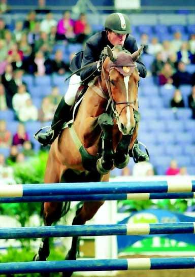 Sebastian Numminen hevosellaan Clark sijoittui viidenneksi Helsingin gp-kilpailussa.