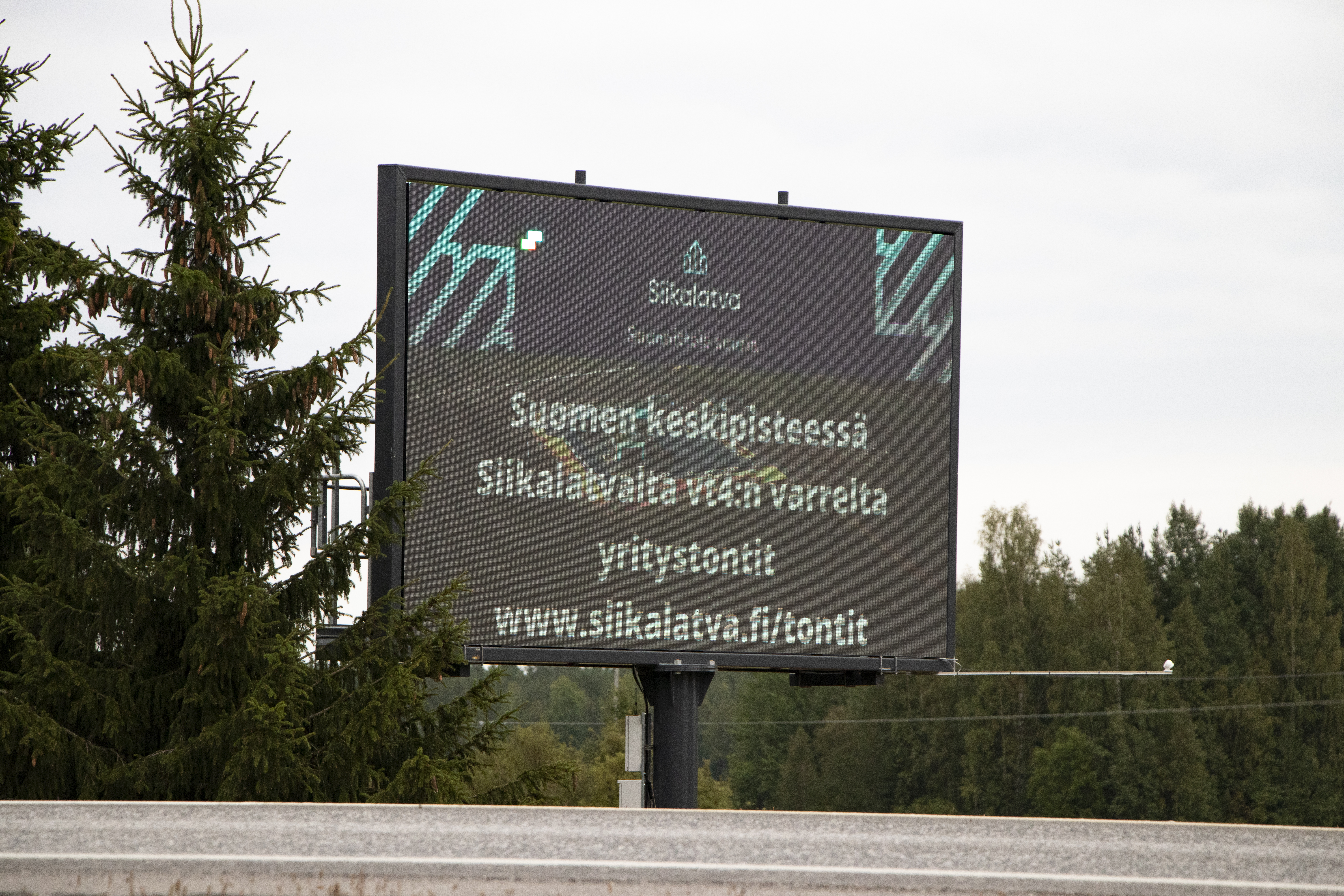 Siikalatvalle tuli kunnan ensimmäinen valotaulu – toiveissa monen silmäparin tavoittaminen