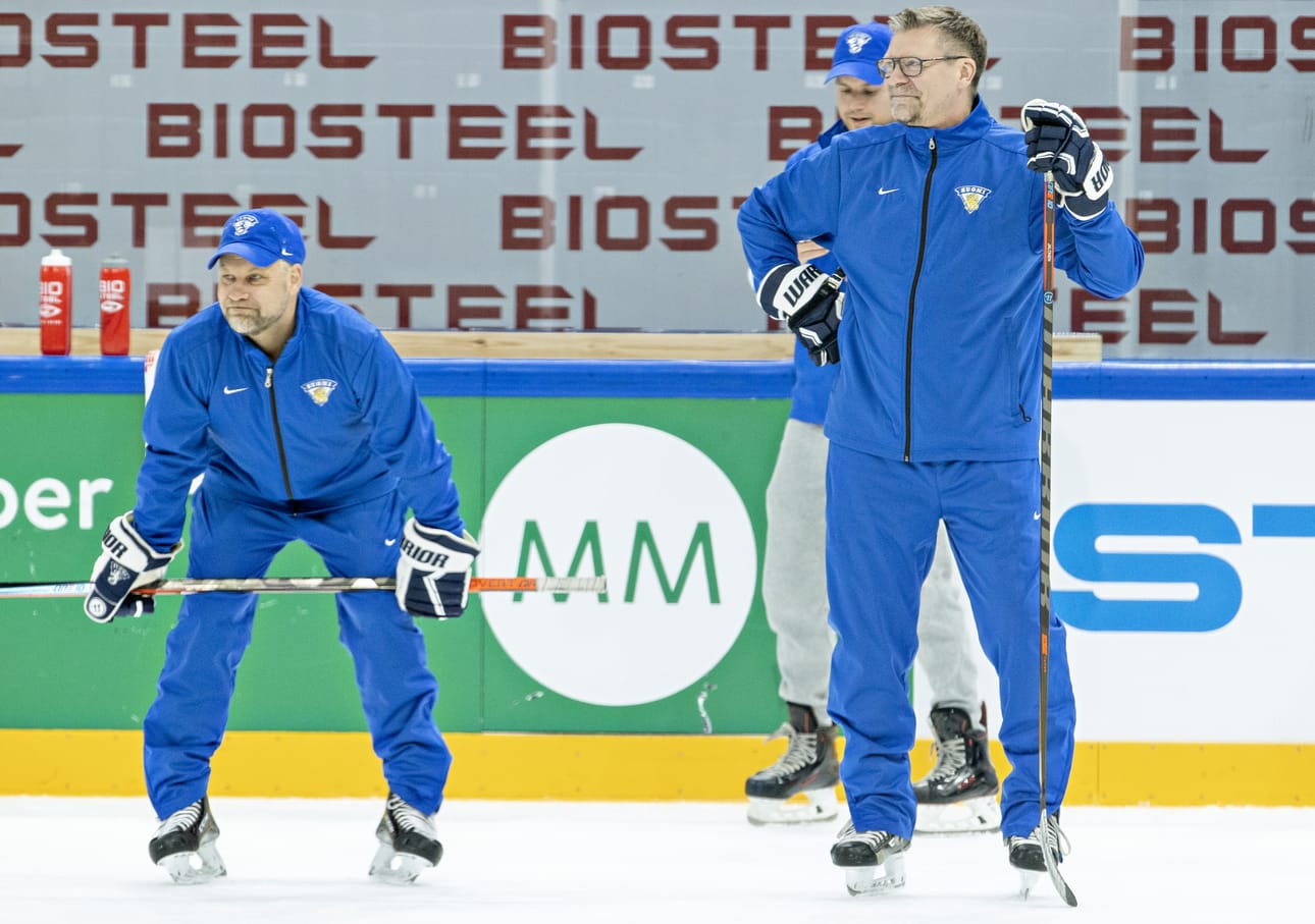 Jukka Jalonen ja Mikko Manner ovat viritelleet leijonat mitalijahtiin. Tänään pelataan paikasta MM-finaaliin.