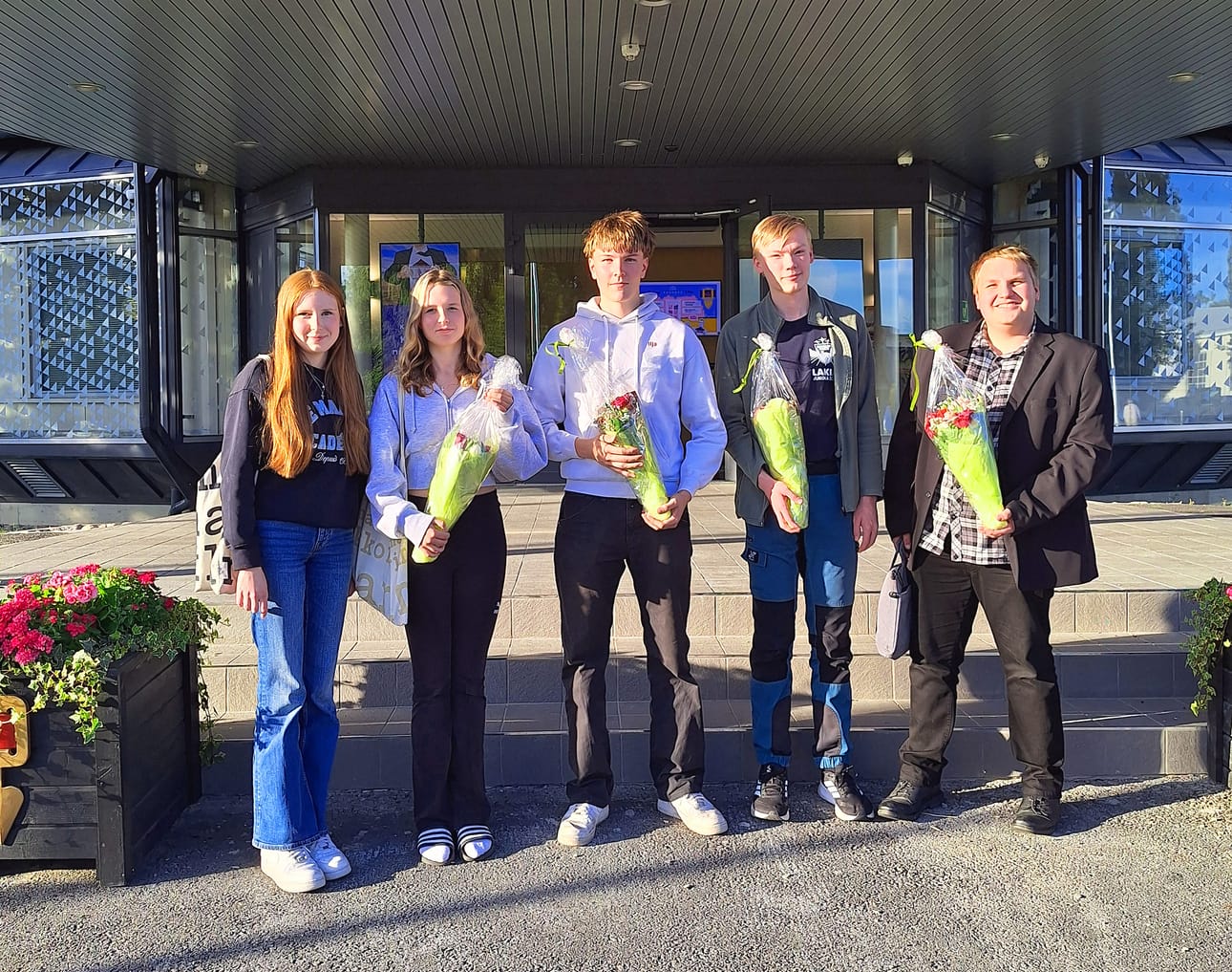 Eerika Tuominen, Emilia Kuoppala, Ilja Renko, Simo Takala, Miika Järvi ja kuvasta puuttuva Paavo Antila muodostavat Kauhavan nuorisovaltuuston uuden hallituksen. Valintakokous oli 27. elokuuta kaupungintalolla.