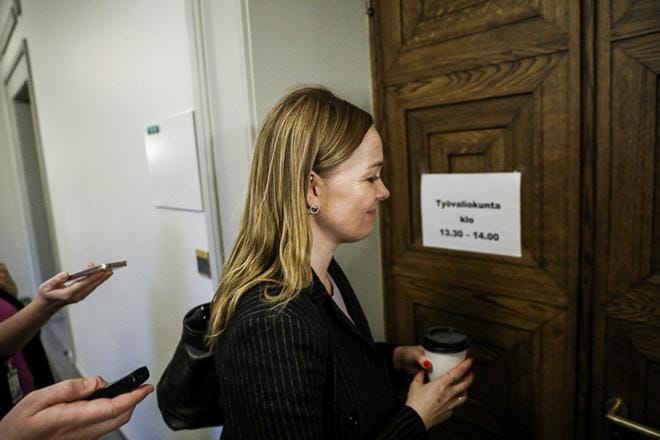 Keskustan puheenjohtaja Katri Kulmuni on ollut tällä viikolla median pyörityksessä al-Holin suomalaislasten ja -naisten palautuksiin liittyen. Hallitus ei ole vielä tehnyt poliittista päätöstä, mutta Kulmunin mukaan keskusta kannattaa vain lasten palauttamista. KUVA: Joel Maisalmi / Arkisto